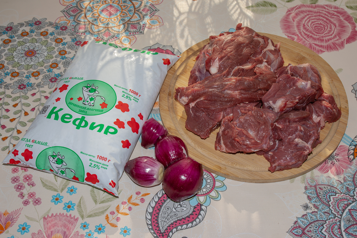 продукты для рецепта Шашлык из говядины на кефире