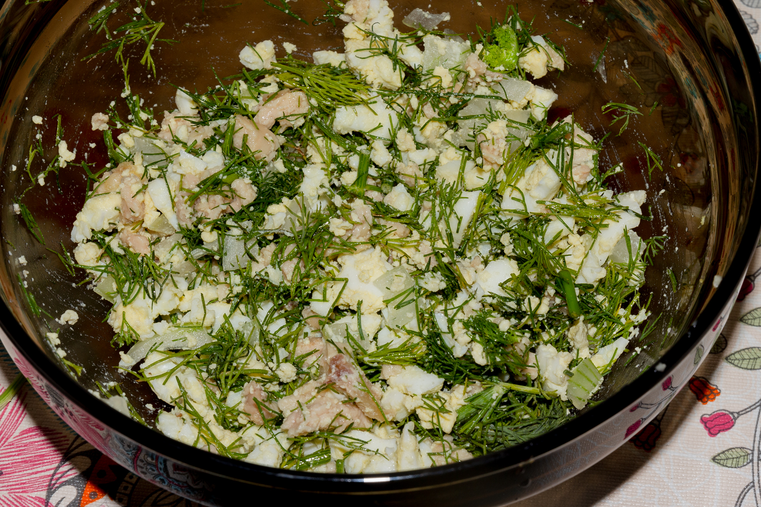 готовый салат по рецепту Салат из печени трески и яиц