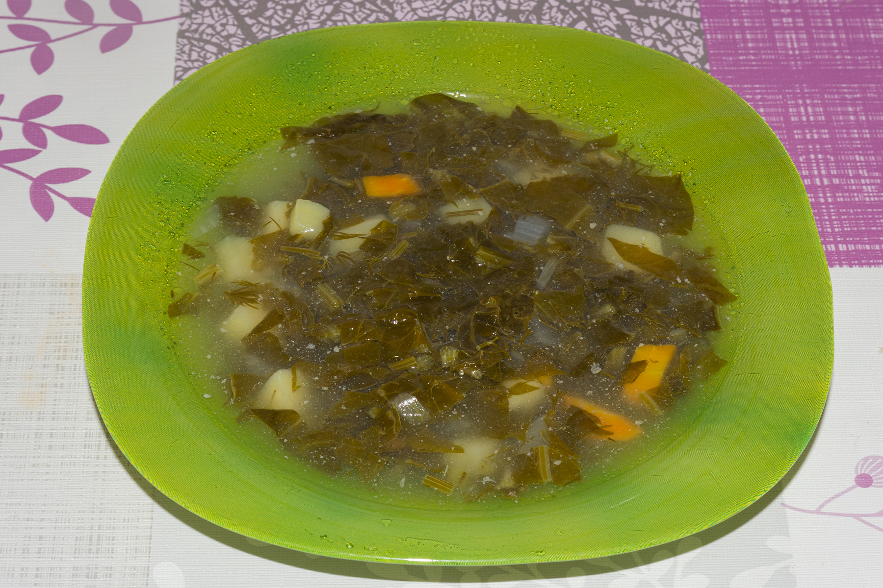 Суп картофельный со щавелем