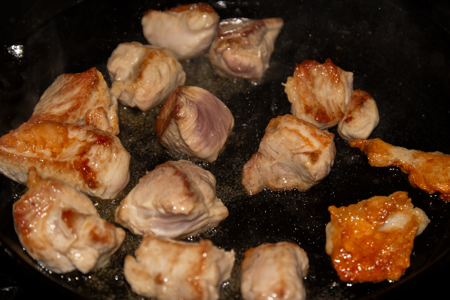 обжаренное мясо по рецепту Картошка с мясом тушеная в кастрюле
