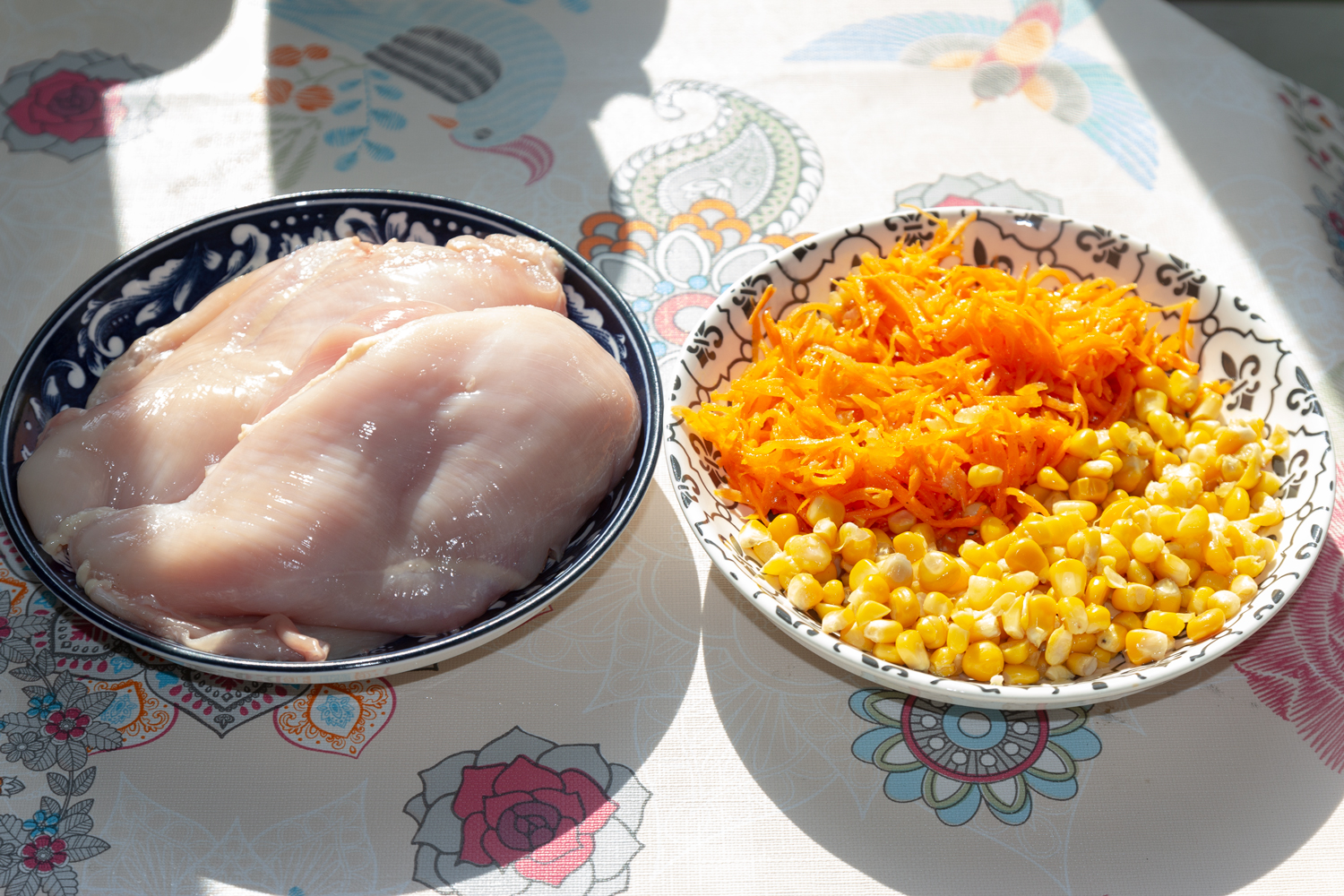 продукты для рецепта Салат с курицей, кукурузой и морковью по-корейски