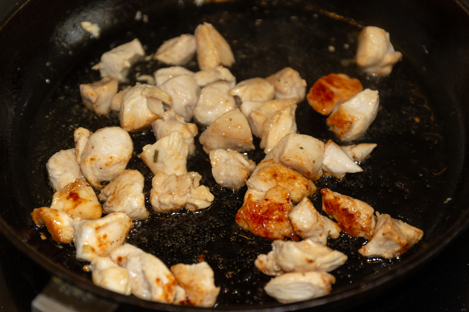 обжаренное мясо по рецепту Салат с курицей, кукурузой и морковью по-корейски