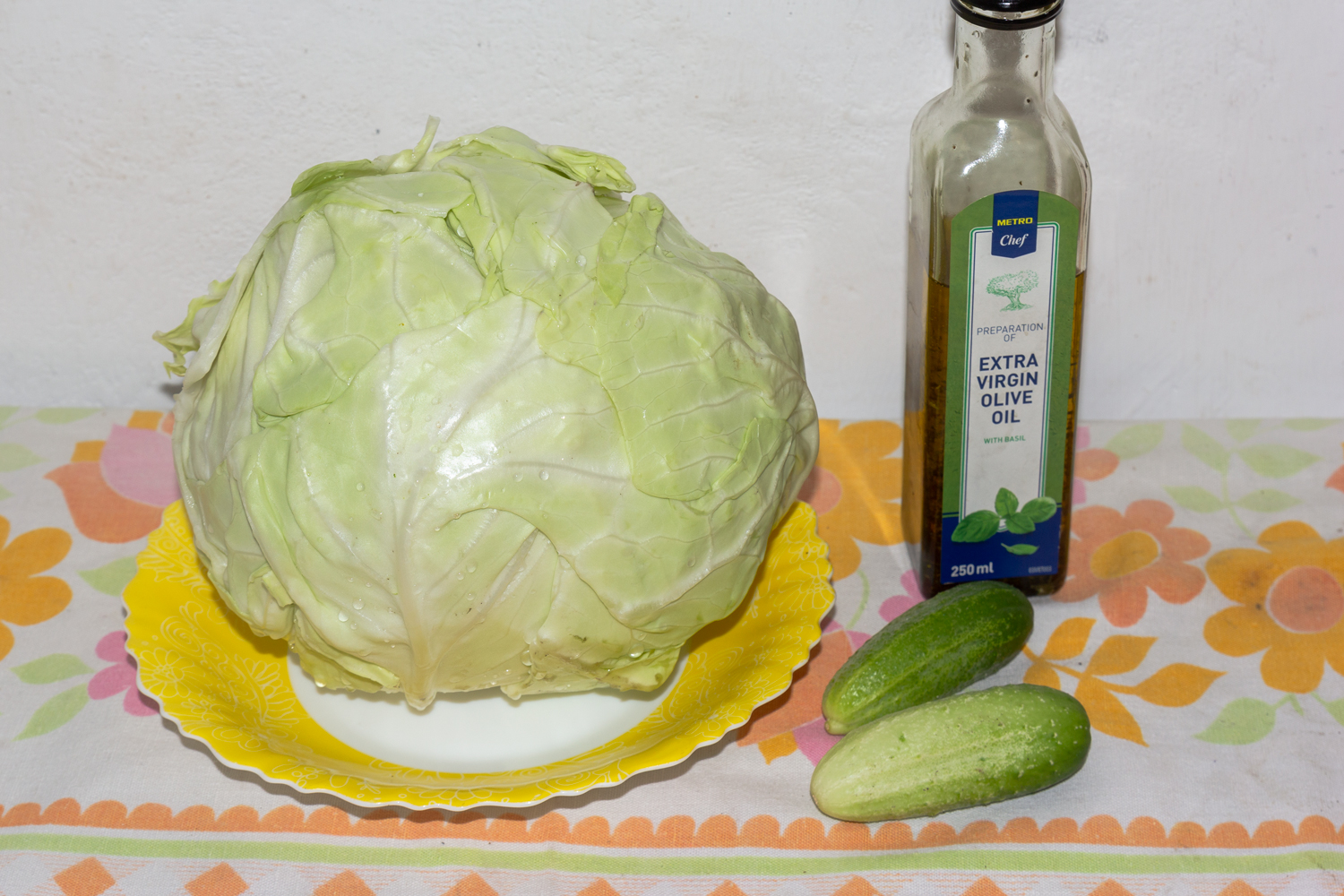 продукты для рецепта Салат из свежей капусты с огурцами 