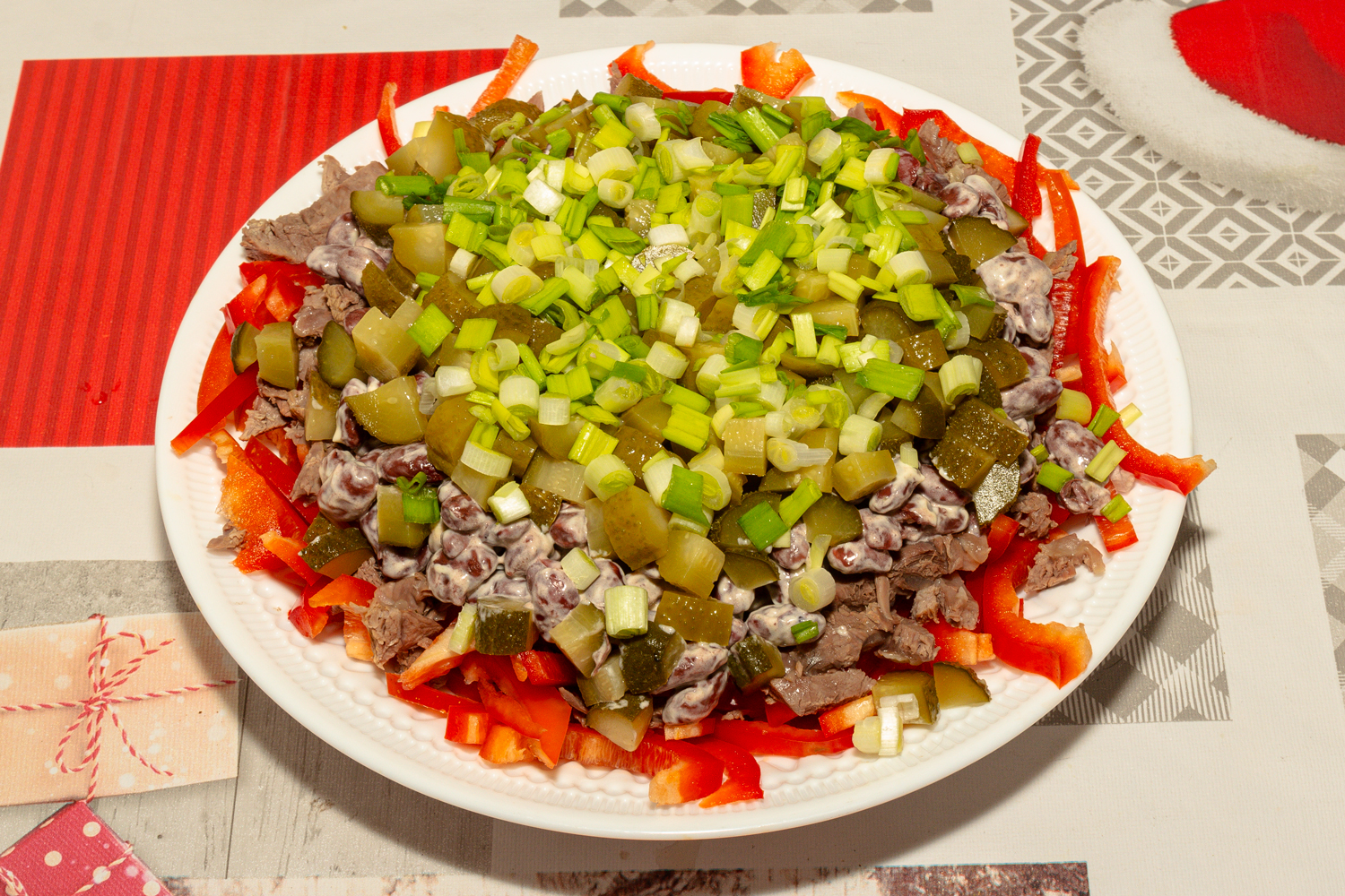 готовый салат по рецепту Салат с говядиной и фасолью