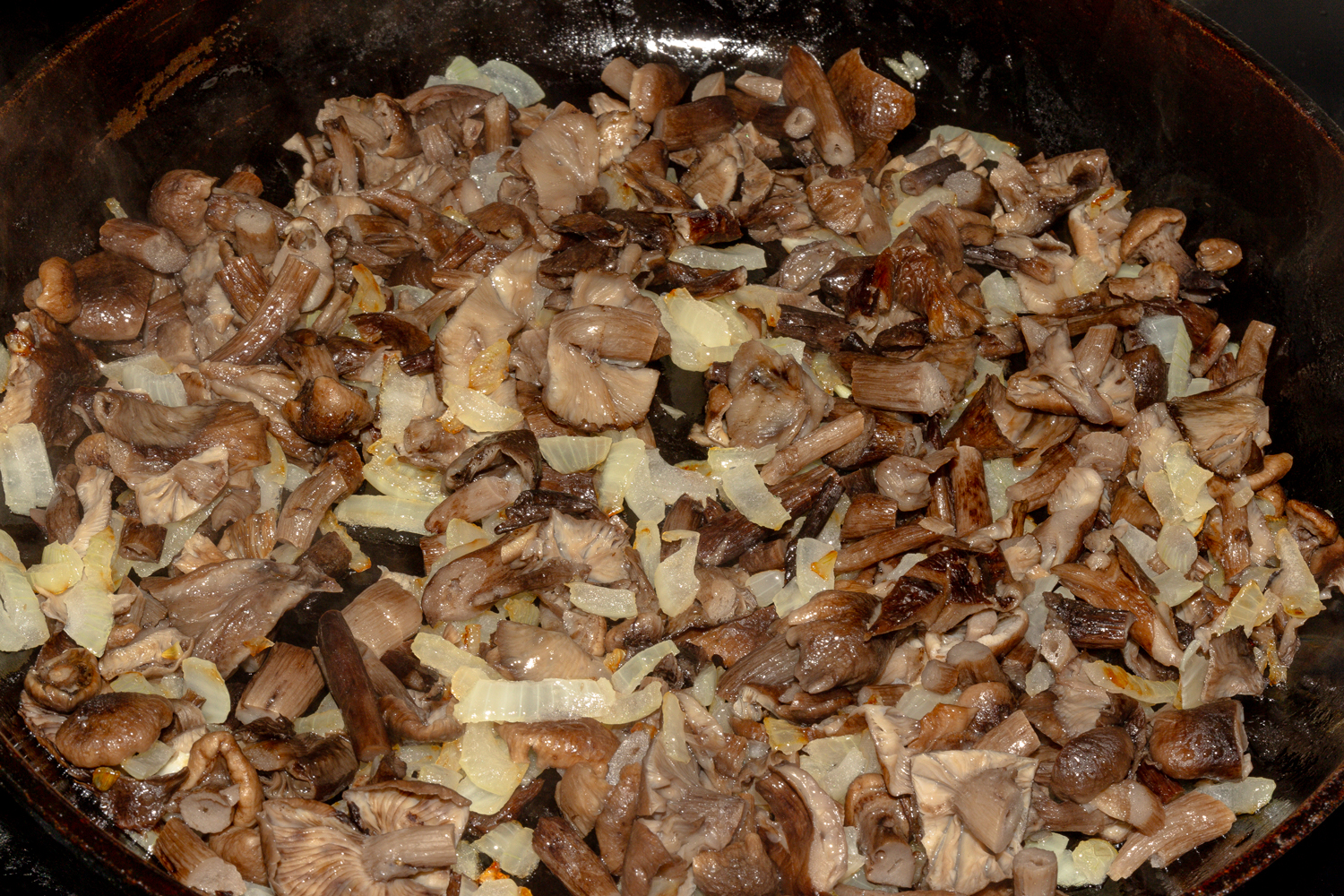 обжаренные грибы по рецепту Утка с грибами и картофелем