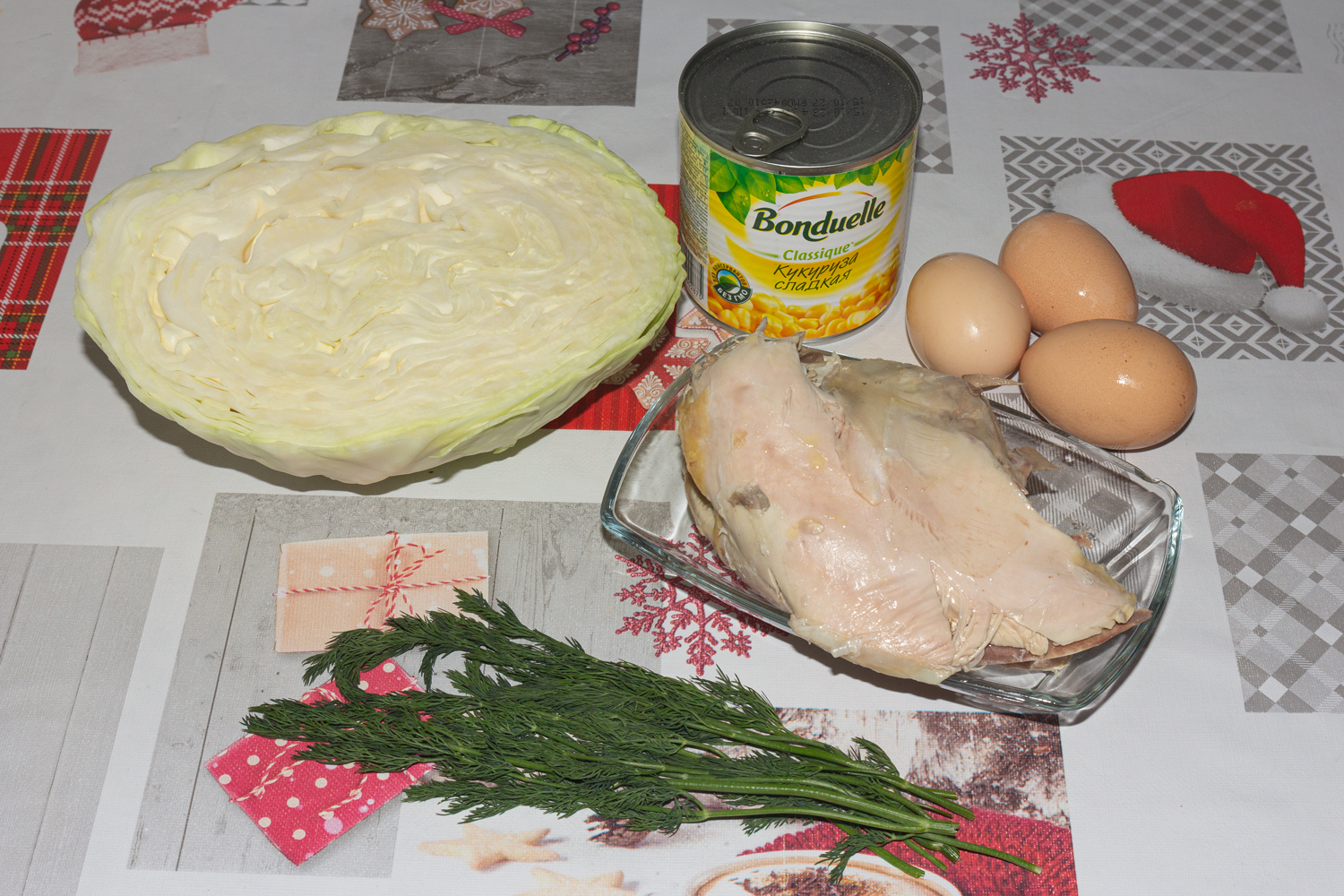 продукты для рецепта Капустный салат с курицей и кукурузой