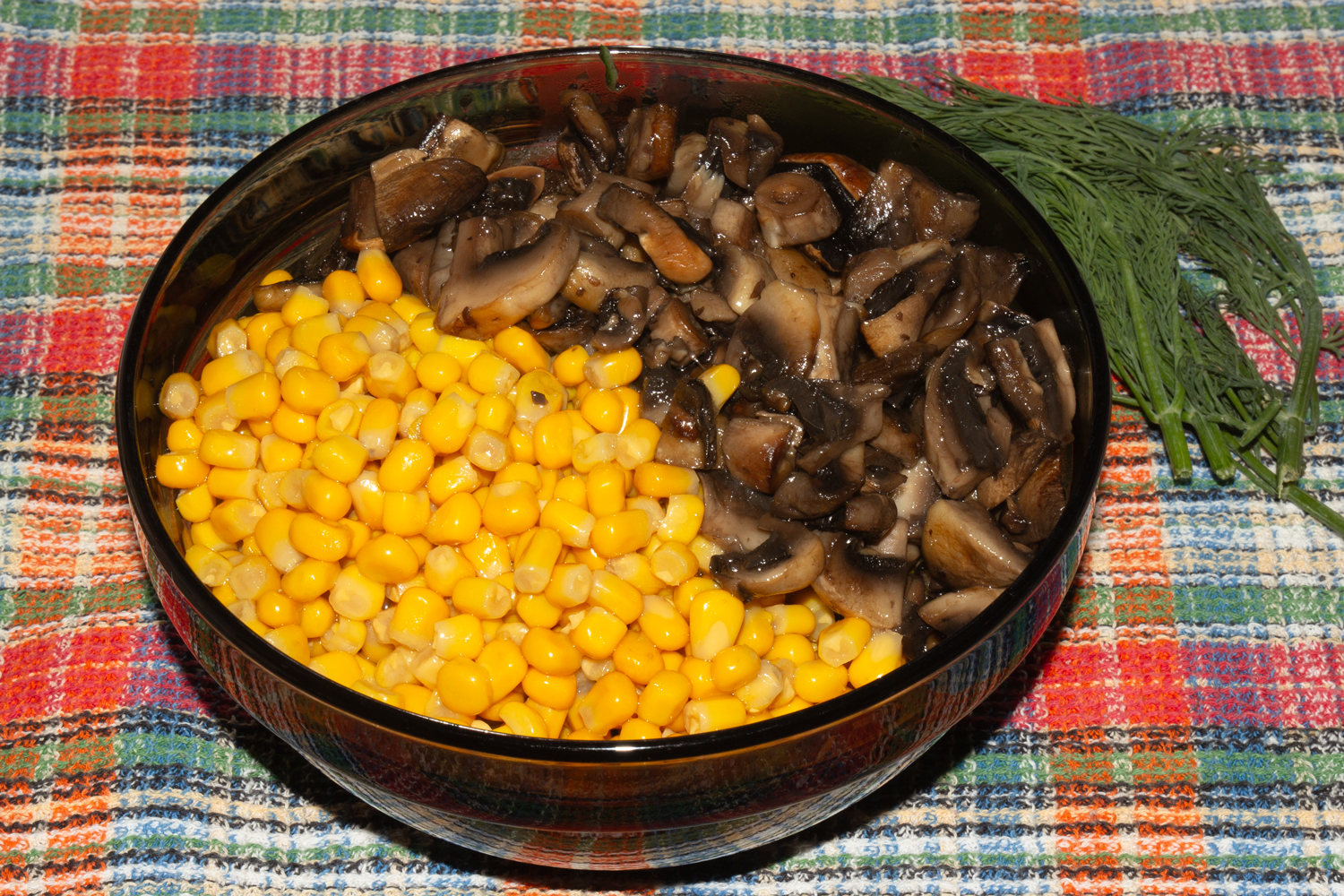 обжаренные шампиньоны с овощами по рецепту Салат с шампиньонами и кукурузой шампиньоны с овощами по рецепту Салат с шампиньонами и кукурузой