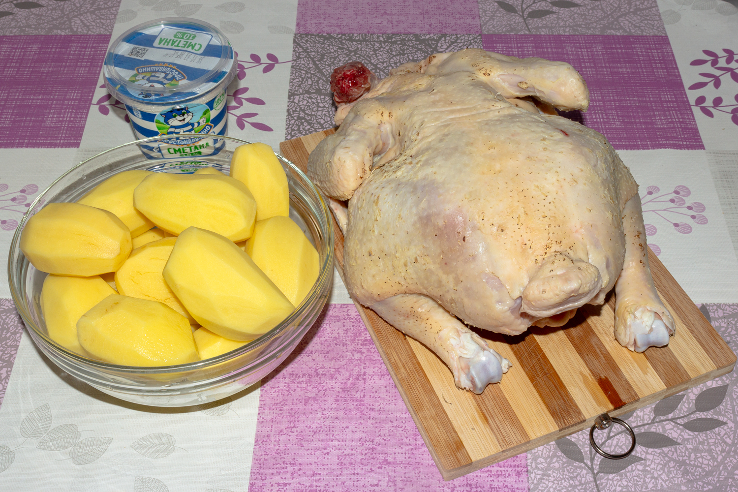 продукты для рецепта Курица или цыпленок, жаренные целиком