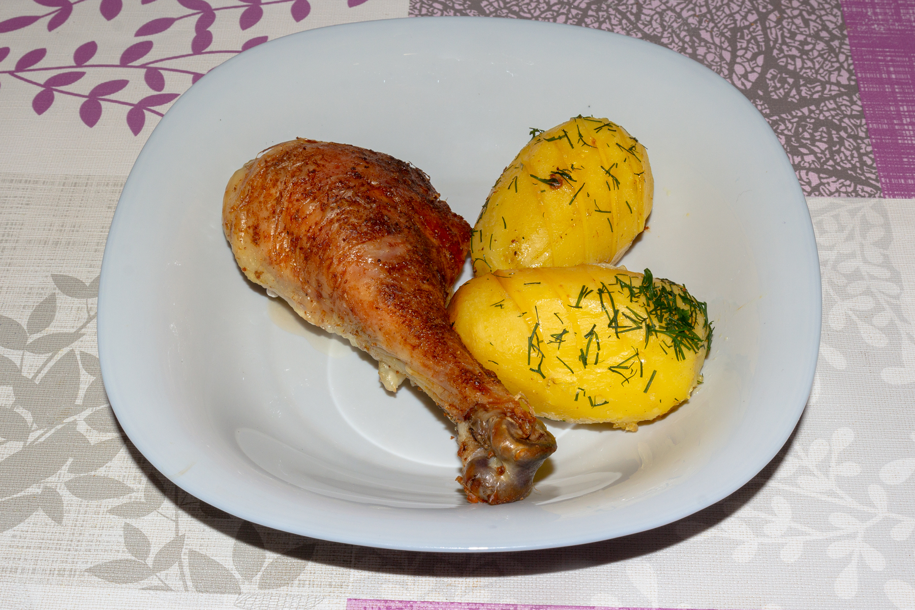 Курица или цыпленок, жаренные целиком