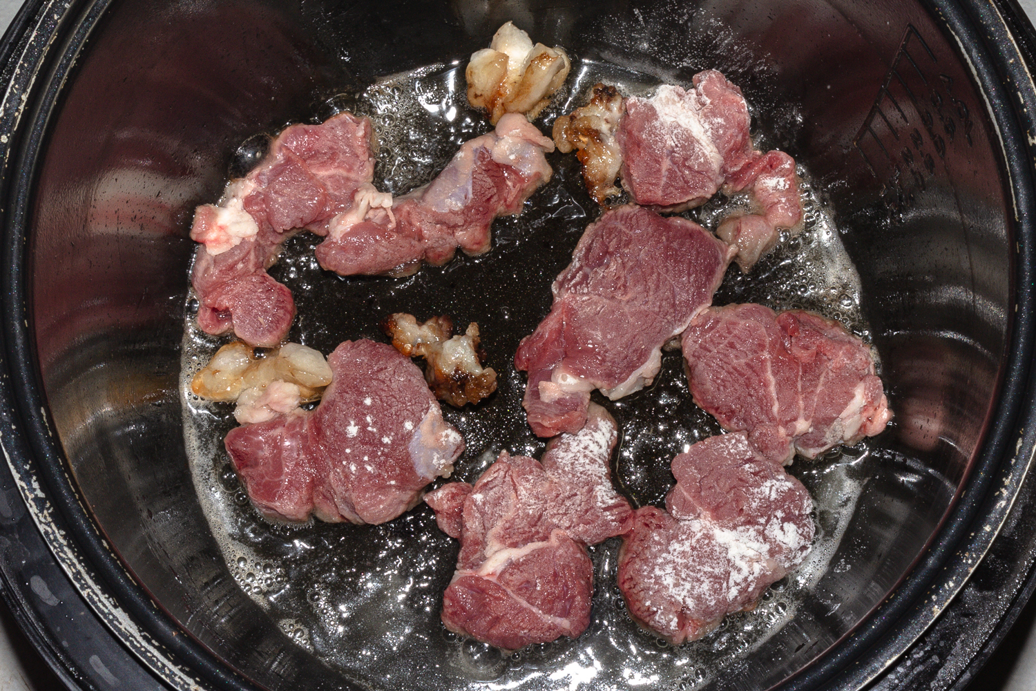 обжаренное мясо по рецепту Азу из говядины